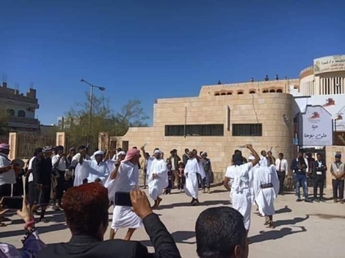 هشتاق "الرقص في شبوه على أشلاء الأبرياء" يتصدر منصات المغردين 