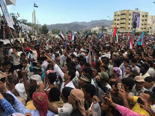 على الأرض.. الحوثي في الشمال والانتقالي في الجنوب.. ثم ماذا؟