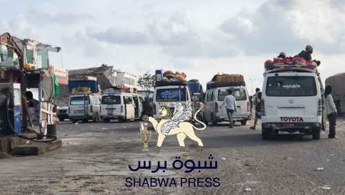 المئات من مهجري مأرب اليمنيين يصلون مشارف عدن والحزام يرتب إعادتهم لمحافظاتهم 