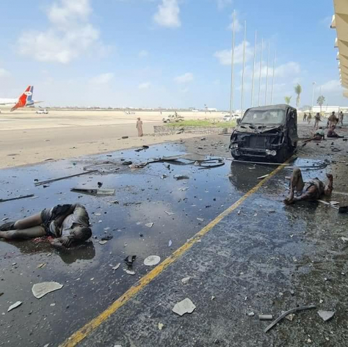 محلل سياسي يكشف عن الجهة التي تقف وراء الهجوم على مطار عدن  