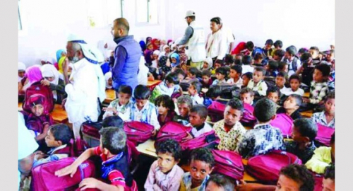 هلال الإمارات يدشن توزيع الحقائب والزي المدرسي على طلاب مدارس #الساحل الغربي