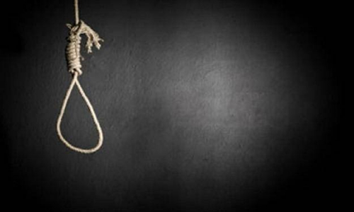 في زمن الجوع … العاصمة عدن والجنوب أمام مفترق طرق ومواطن ينهي حياته منتحرا