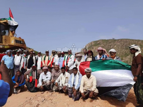 خليفة الإنسانية تفتتح طريق تامحك غرب سقطرى