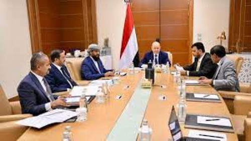 قرار للعليمي بدمج أجهزة الاستخبارات اليمنية والجنوبية تحت إمرته