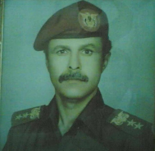 أركان قوات دفاع شبوة قائد اللواء الثاني العميد باعوم يعزي في وفاة العميد/ علي صالح مسعد الخليفي 