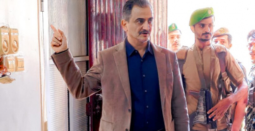 لملس يزور مرافق حكومية خدمية ويوقف مسئولين 