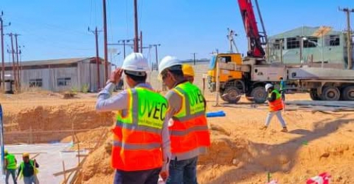 بدء أعمال صب القواعد الخرسانية للمحطة التحويلية للطاقة الشمسية عتق 