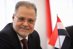 المخلافي يحرّك الجيوش ويهزمها بتغريدة من جناح فندق فاخر في الخارج