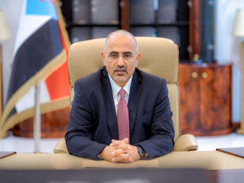  إعلان الزبيدي يطرح سقفًا زمنيًا للحوار ويقدم ورقة جنوبية جديدة للحل الشامل في اليمن