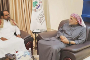 مسؤول حضرمي يطبع ويعلن العلاقة رسميا مع تنظيم القاعدة