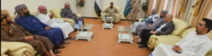ينادون بدولة حضرموت ويتحلقون حول حاكمهم العسكري اليمني