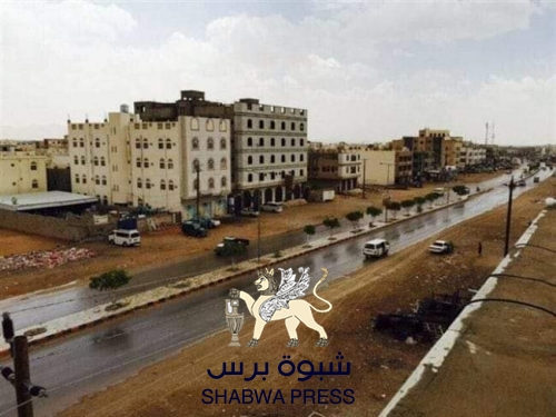اشتباكات بين مسلحين قبليين ومليشيات حزب الإخونج في عاصمة شبوه وسقوط جرحى  
