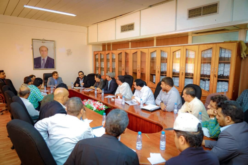 المحافظ لملس يبحث مع رئيس وقيادة الهيئة العامة لحماية البيئة سُبل معالجة المشكلات البيئية بالعاصمة عدن