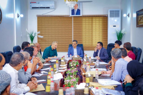 لملس يترأس اجتماعاً موسعاً لمجلس إدارة "المؤسسة المحلية للمياه والصرف الصحي" بالعاصمة عدن