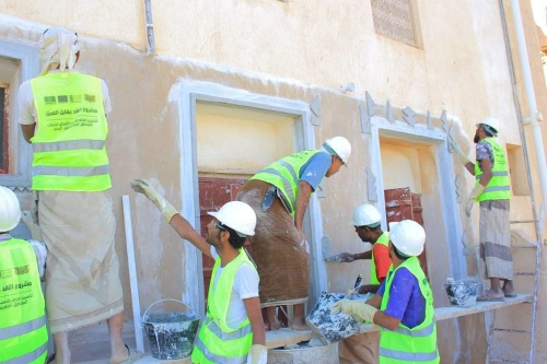 اختتام ورشة تدريبية في ترميم زخارف مباني شبام التاريخية 