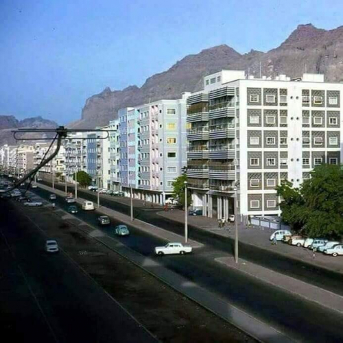 المطالبة بطرد الموظفين اليمنيين النازحين الى عدن وإحلال جنوبيين بدلا عنهم