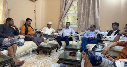 لملس والجبواني يلتقون اسرة الشهيد ابو حرب 
