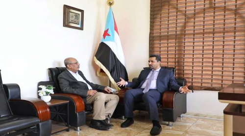 رئيس فريق الحوار الجنوبي يطلع من رئيس الهيئة الوطنية للإعلام على سير العمل فيها