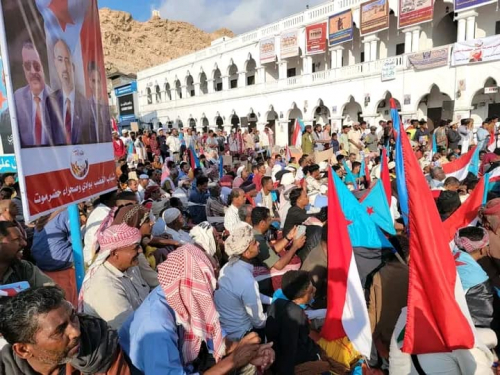 "شبوة برس" ينشر صور أولية من مليونية الوفاء لقوات النخبة بالمكلا