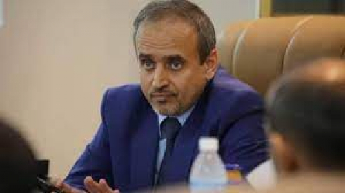 أول استدعاء قضائي لوزير يمني متهم بالفساد وسرقة المنح الدراسية (وثيقة)