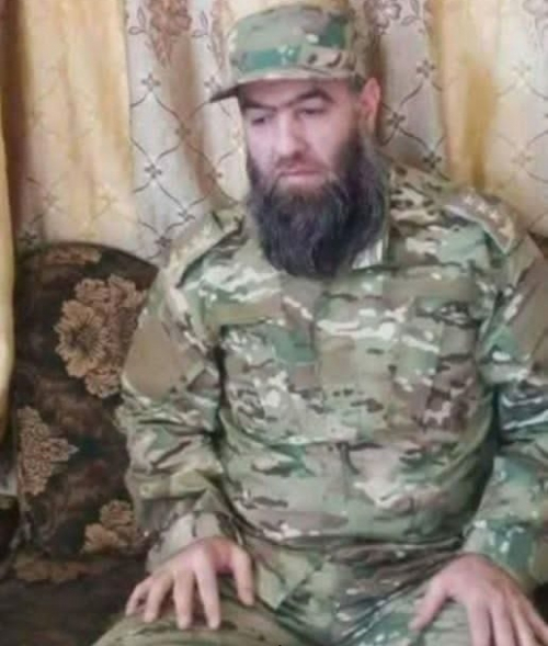 الإرهاب يرفع بيتا لا عماد له.. من عامل مطعم بشهادة الاعدادية إلى قائد سلاح الجو السوري
