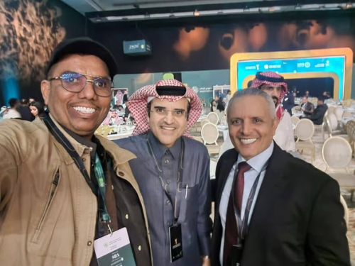 عضوان الأحمري وتهريجه الإعلامي.. قبح التصريح وعجز الإعلام الجنوبي المهاجر عن الرد