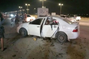 عاجل: قذيفة صاروخية من طائرة مسيّرة تستهدف سيارة مدينة في كورنيش الغيضة