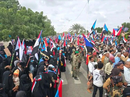 سلام الله على أمن أبين نموذج للانضباط&hellip; وأمن شبوة في قفص الاتهام