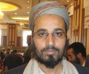 رئيس حزب الرشاد المدرج في قائمة الإرهاب السعودية&hellip; العليمي يهدد البيضاء بتمكين شقيقه محافظًا (صور)