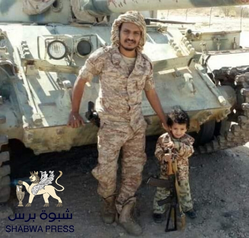 قوات الأحمر في الوديعة تطلق الرصاص على كتيبة من أبناء شبوة في طريقها إلى حجور وتصيب عدد من جنودها 