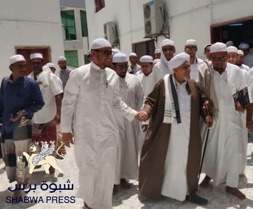 عميد كليات الوسطية الشرعية د/ الحبيب ‘‘المشهور‘‘ في زيارة لفرع الكلية برباط العطاس - المكلا 