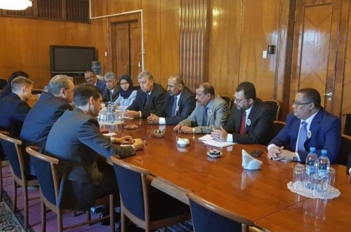 الزبيدي يختتم زيارة رفيعة المستوى لموسكو تكثّف التركيز الدولي على ‘‘القضية الجنوبية‘‘