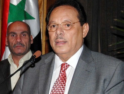الرئيس علي ناصر يعزي أسرة اللواء عبداللطيف ضيف الله