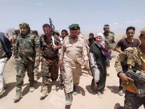 قادة الانتقالي يزورون المقاتلين في جبهة الضالع