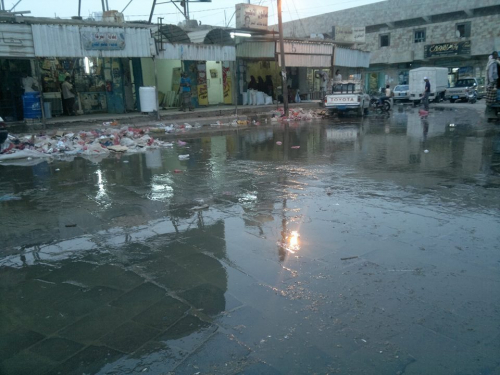 قوافل النفاق...لحج وأبين الفقيرتان تغيثان مأرب الغنية