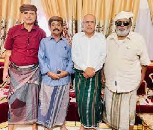 متحدث الانتقالي يناقش مع مشائخ شبوة الأوضاع الجارية في شبوة وحضرموت 