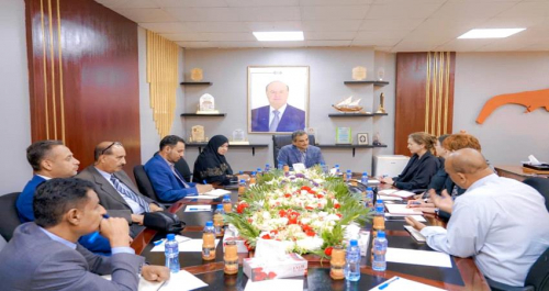 المحافظ لملس يلتقي بوفد نرويجي في عدن