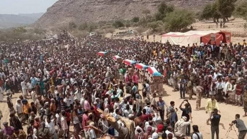 الآلاف يشيعون جثمان الشهيد ثابت جواس ومرافقوه
