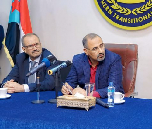 الرئيس الزُبيدي يلتقي بقيادات وكوادر الأمانة العامة لهيئة الرئاسة