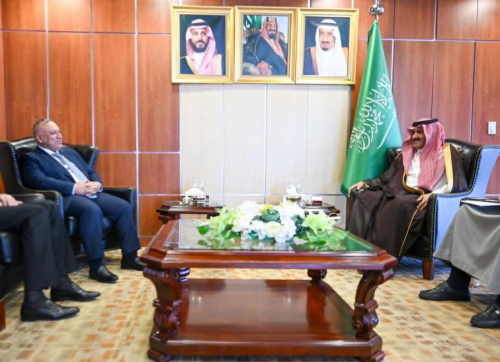 السعودية حذرة من فخ التاجر الأمريكي الجشع.. والحوثي بكتيريا نافعة لها؟!