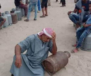 اللعنة لمن أهان الحضارم وأذلّهم: سلطة تتغنى بالأوهام&hellip; وحضرموت تُذلّ في طوابير الغاز تحت شمس الإهمال