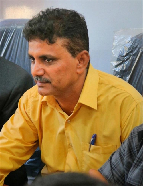 مسرحية حلّ الانتقالي.. بيان معزولين وسقوط مدوٍ في وحل التهويل الإعلامي