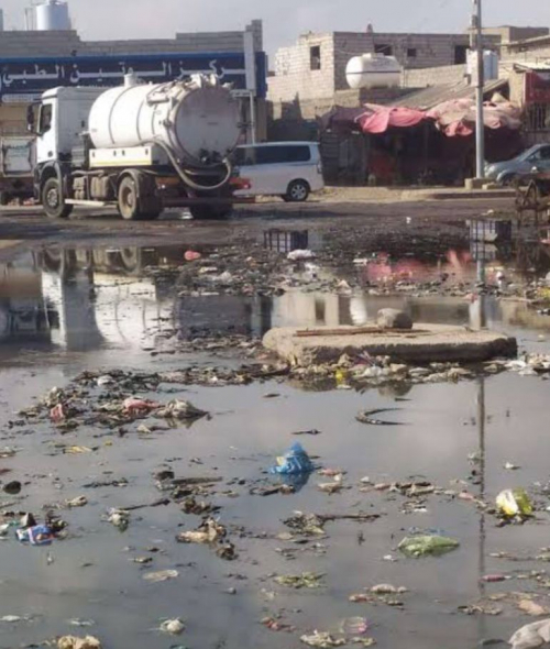 ببركة سلطة الأمر الواقع الاحتلالية اليمنية.. عدن مدينة بحيرات الصرف الصحي والأزمات المتكررة