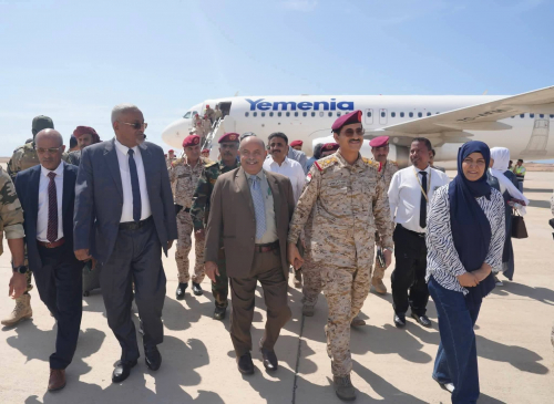 فضيحة بروتوكولية مدوّية.. الخنبشي يضع حضرموت في موقف مهين أمام الجميع