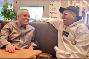 من مزاد الشعارات إلى سوق المواقف.. حين تتحول السياسة إلى نخاسة