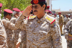 أبو الإرهاب يعيد مأساة 1994: وزير الدفاع اليمني يشرع في تسريح القوات المسلحة الجنوبية