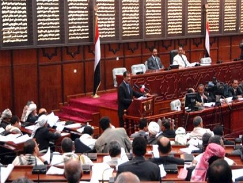 مجلس النواب الذي سيعقد في سيئون سبق له منح الثقة لحكومة حبتور بأغلبية 156 عضوا 
