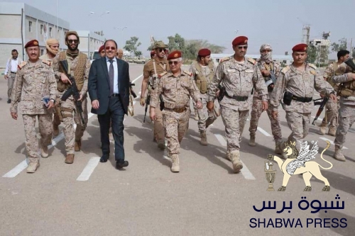 أستاذ قانون دولي : الشرعية تحقق رغبة الحوثيين بإطالة الحرب 