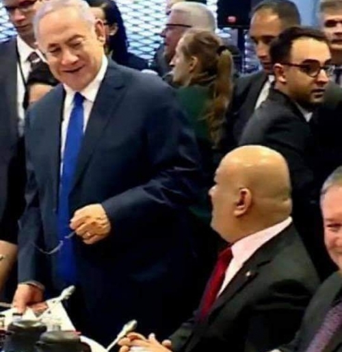 وزير خارجية شرعية المهجر يتبنى موقفا مفاجئا لصالح الحوثيين