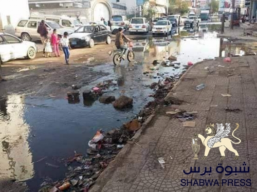 مراقب زائر لعدن : مهمة الحكومة في عدن الحصول على الأموال .. والمجلس الإنتقالي لا سلطات له 